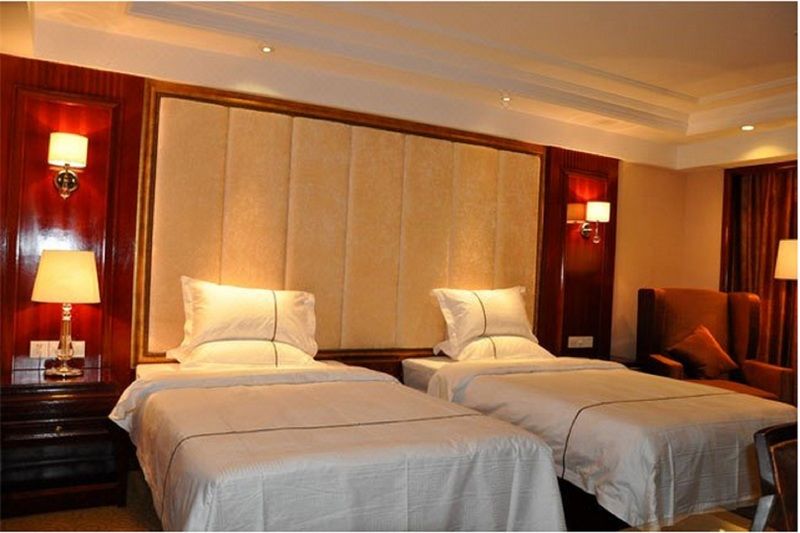 Borman Hotel Guangzhou Panyu Qiaonan Aoyuan Plaza Bagian luar foto